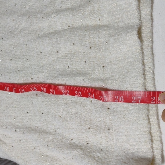 White with gold threads & beads, sz 1x - Picture 9 of 12